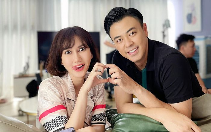 Trên phim căng cực, ngoài đời 'vợ chồng' Tuấn Tú - Hương Giang lại rất ngọt ngào