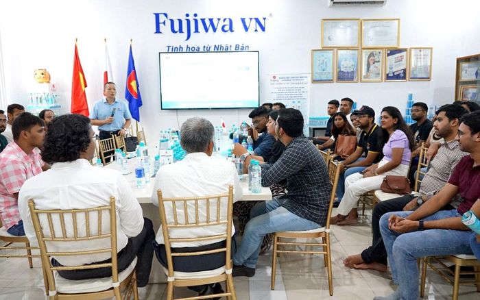 Fujiwa Vietnam - tiếp đoàn chuyên gia và sinh viên Ấn Độ đến thăm nhà máy