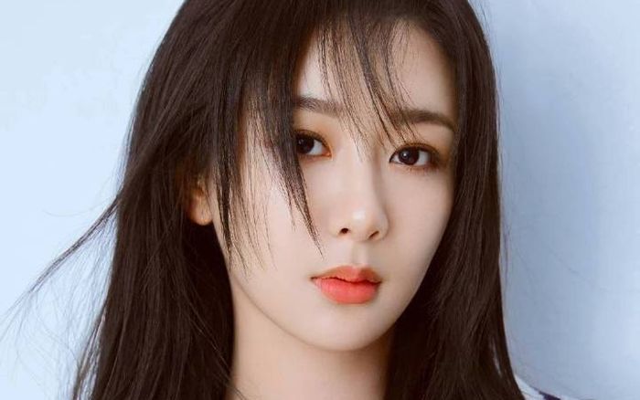 Ảnh cam thường của Dương Tử gây bão mạng: Còn ai dám chê chị phẫu thuật hỏng