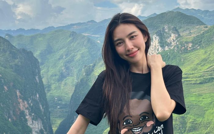 Thùy Tiên bị té xuống vực trong chuyến đi Hà Giang khiến dân tình thót tim