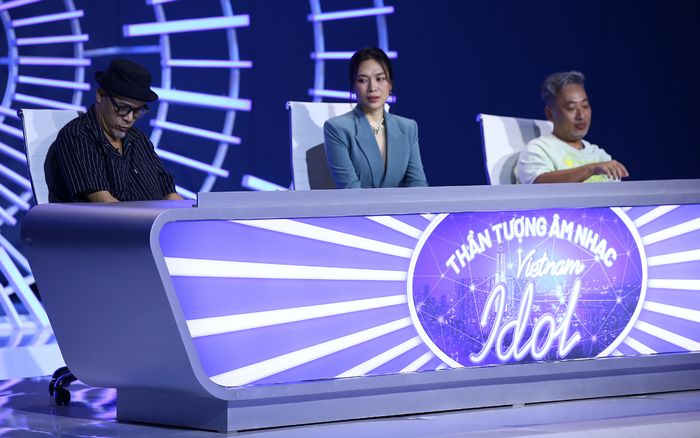 Hát 'hit' của Đông Nhi, thí sinh khiến giám khảo Mỹ Tâm phải 'nhăn mặt'