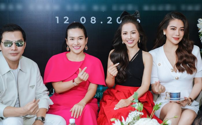 Trương Ngọc Ánh có phản ứng ra sao khi được đẩy thuyền với chồng cũ