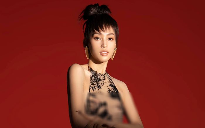 Diện váy xuyên thấu, Tiểu Vy bị lộ 'phụ tùng' khiến dân tình đỏ mặt