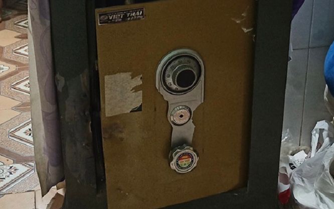 Đi đám cưới trở về, người đàn ông không nói nên lời với cảnh tượng trước mắt