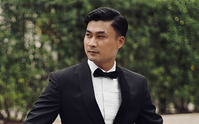 Nam chính Làng Trong Phố khoe ảnh quý tử, được khen chuẩn bản sao của bố