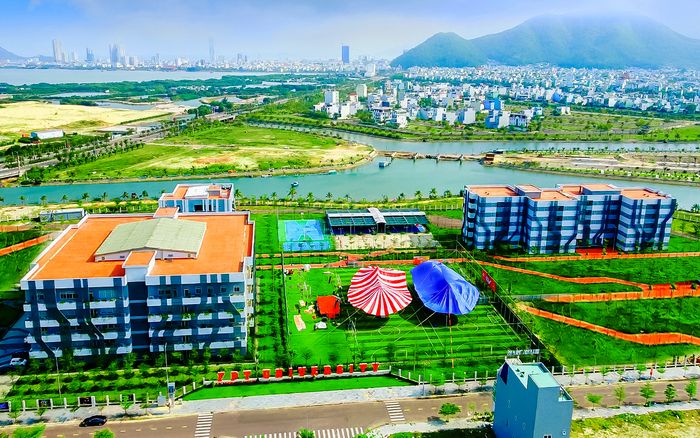 Chỉ muốn vào đại học này để ngắm view hoàng hôn sông Hà Thanh đẹp mãn nhãn