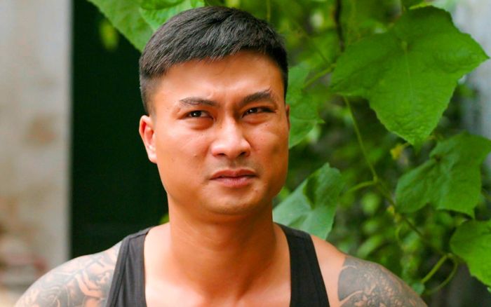 Làng Trong Phố tập 17: 'Tiểu tam' Nhung tặng quà, đề nghị được làm bạn với Hiếu