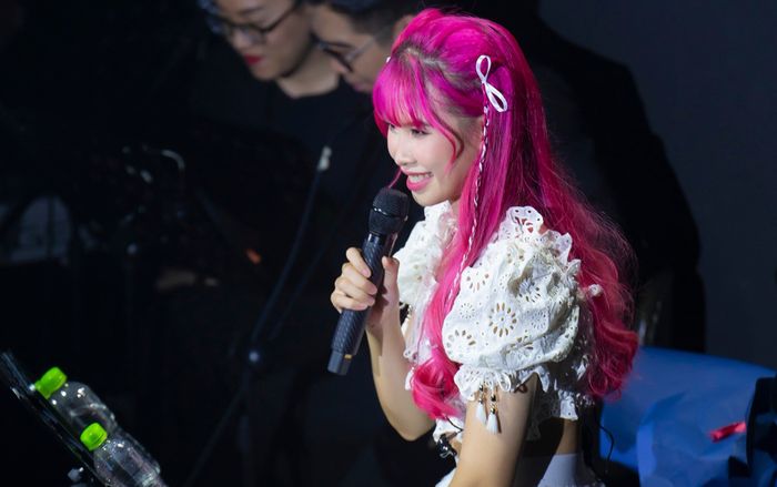 Khởi My nói về lý do đi hát trở lại: 'Cứ xem như em hết tiền nạp game cũng được'