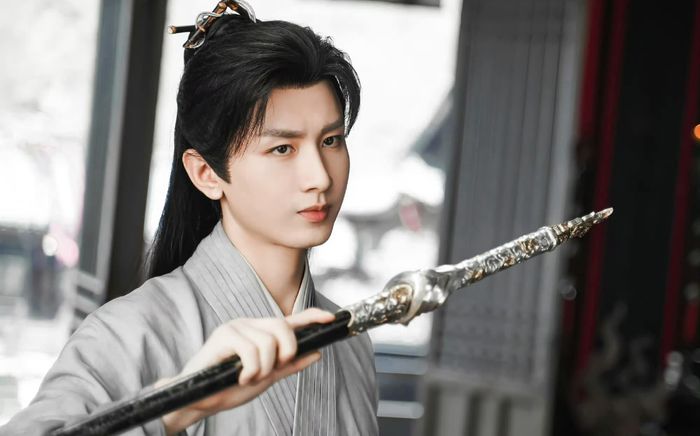 Thành Nghị lên hotsearch vì một cảnh trong Liên Hoa Lâu, netizen chê làm lố