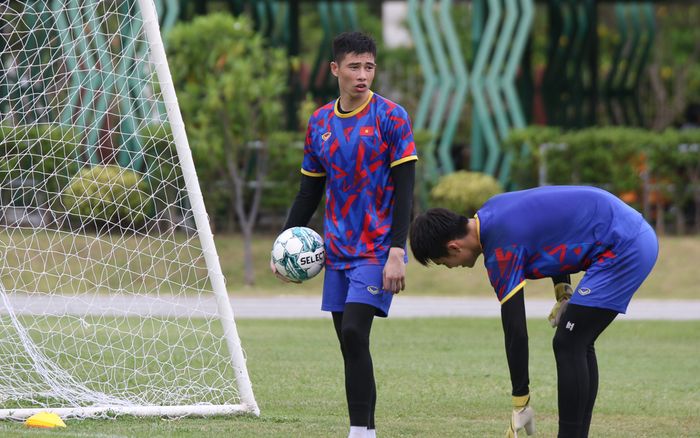 U23 Việt Nam trong nỗi lo người gác đền: Mong Quan Văn Chuẩn đừng mắc sai lầm