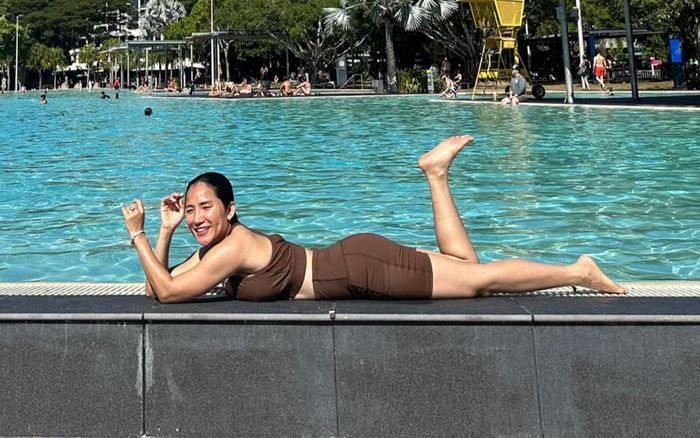 Vừa trúng gió độc, MC Cát Tường đã khoe ảnh mặc đồ bơi nằm phơi nắng