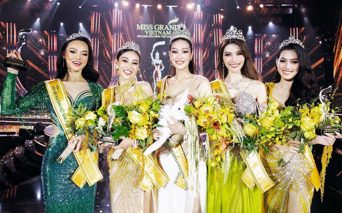 Top5 MGVN 2022 hậu đăng quang: Người vướng tin hẹn hò, kẻ không được 'xuất khẩu'