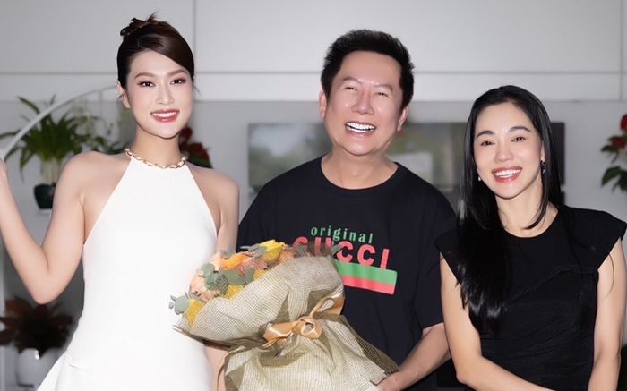 Ông Nawat đăng ảnh có mặt Thiên Ân, động thái của nàng hậu gây chú ý