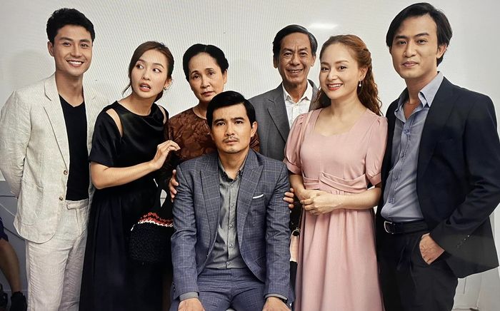 Gia Đình Mình Vui Bất Thình Lình: Hà hé lộ buổi chụp ảnh khiến Công méo mặt