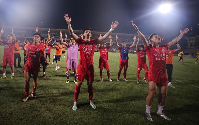 Đoàn Văn Hậu đi vào lịch sử V.League