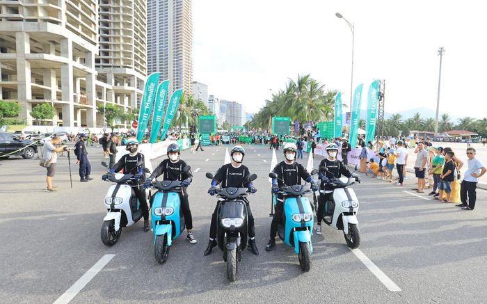 Yamaha NEO'S nổi bật dẫn đoàn giải chạy Marathon Quốc tế Đà Nẵng Manulife 2023