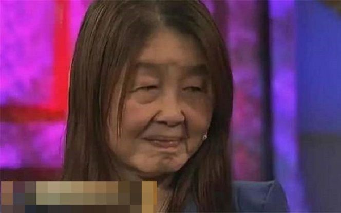 Người phụ nữ 27 tuổi sinh con xong hóa cụ bà 80, phản ứng bất ngờ từ chồng