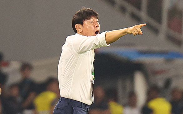 HLV Shin Tae Yong được ca ngợi tài quân dù thua U23 Việt Nam