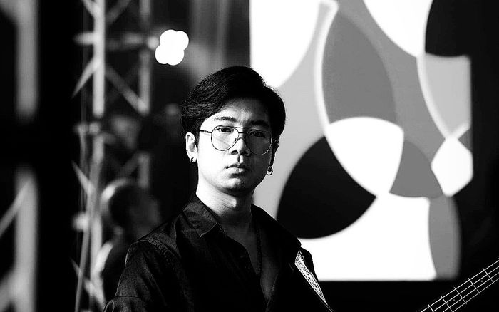 Một nam ca sĩ đột ngột qua đời ở tuổi 32