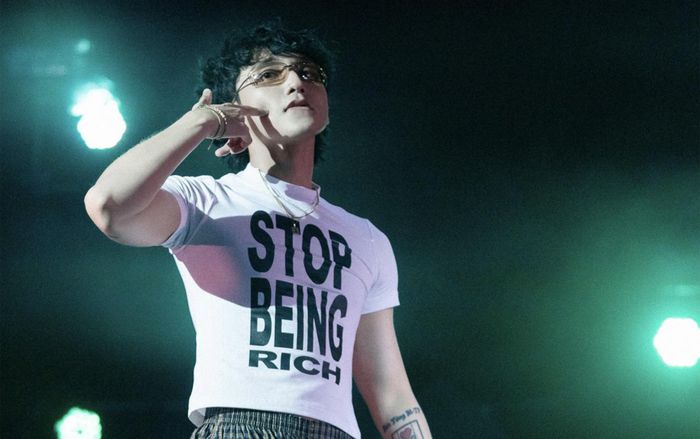 Sơn Tùng gặp sự cố trong lúc biểu diễn nhưng khán giả lại không hề hay biết