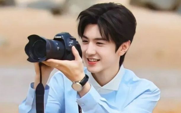 Trần Triết Viễn bất ngờ bị chê nhan sắc phổ thông