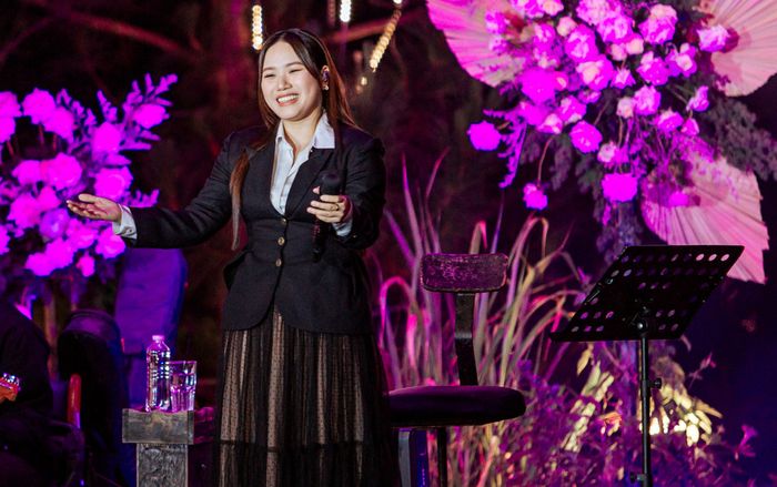 Hát nhạc của ca sĩ khác, Thùy Chi sao lại 'nói một đằng, làm một nẻo' thế này!