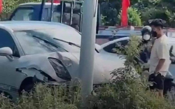 Siêu xe của Vũ Văn Thanh bị móp đầu do tai nạn