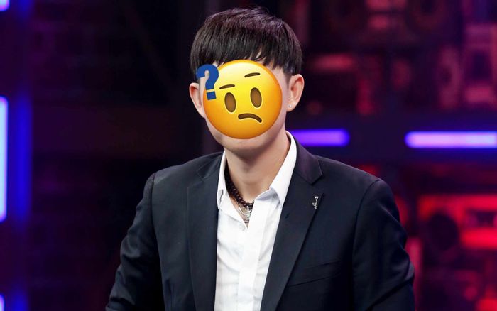 Nam ca sĩ kể chuyện bị bố ruột đuổi khỏi nhà, gạch tên khỏi hộ khẩu