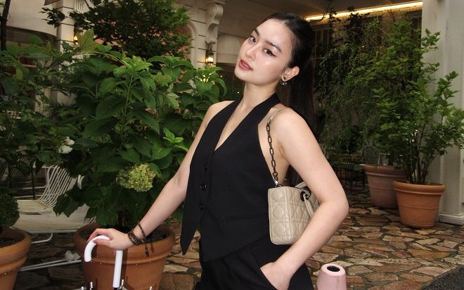 Street style của mẫu ảnh đẹp nao lòng, xứng danh 'ngọc nữ lookbook không tuổi'