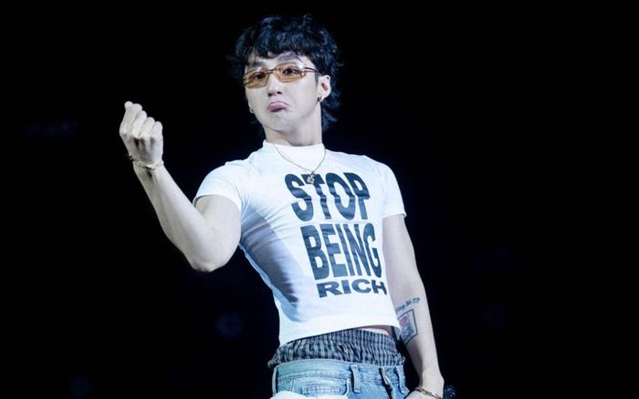 Sơn Tùng bị 'mất đồ' khi đi diễn, danh tính người lấy chẳng đâu xa lạ!