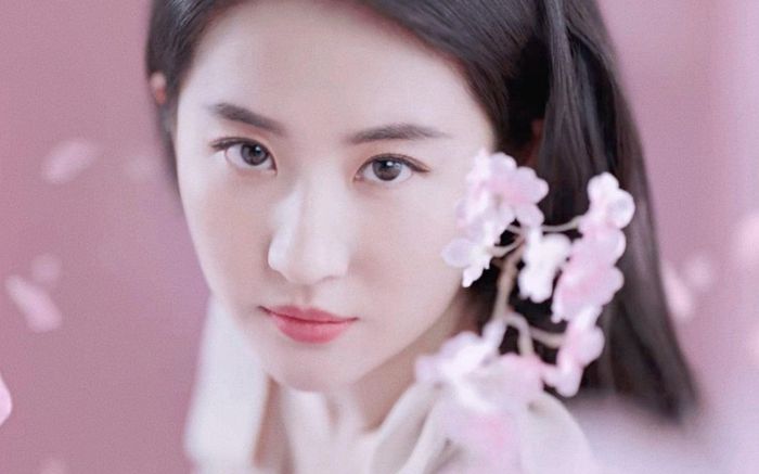 Người trong ngành hé lộ con người thật của Lưu Diệc Phi, khác xa trên màn ảnh