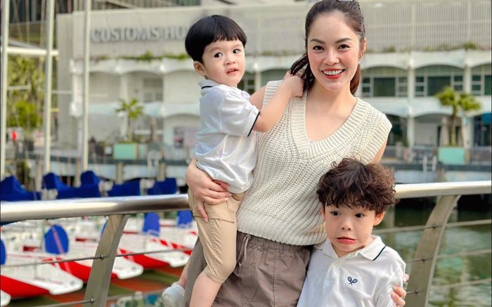 Khoảnh khắc bình yên của Dương Cẩm Lynh và 2 con sau biến cố nợ nần