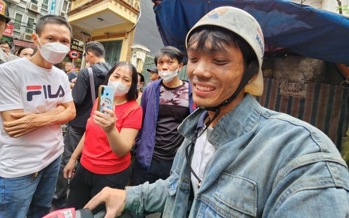 Cảm kích những 'người hùng' thầm lặng trong vụ cháy chung cư mini ở Hà Nội