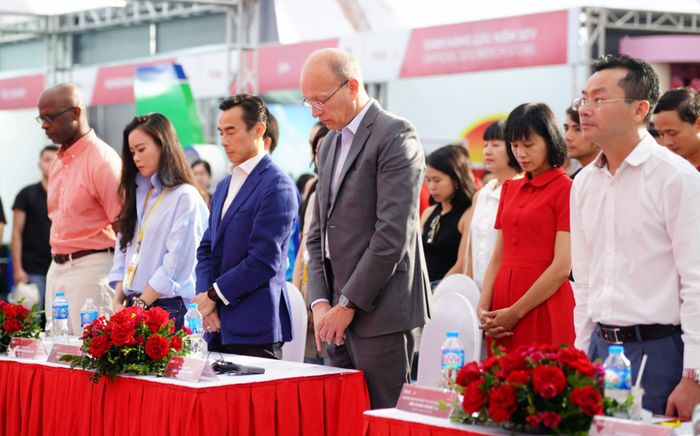 Hơn 9.000 vận động viên tưởng niệm nạn nhân vụ hỏa hoạn chung cư mini