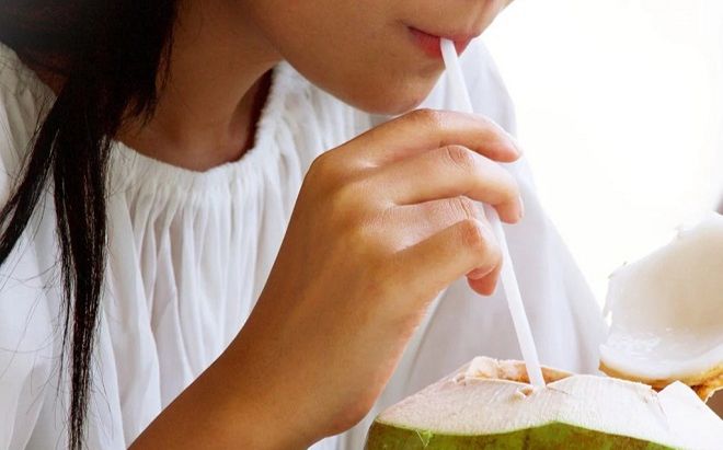 Chuyện gì sẽ xảy ra nếu uống nước dừa mỗi ngày?
