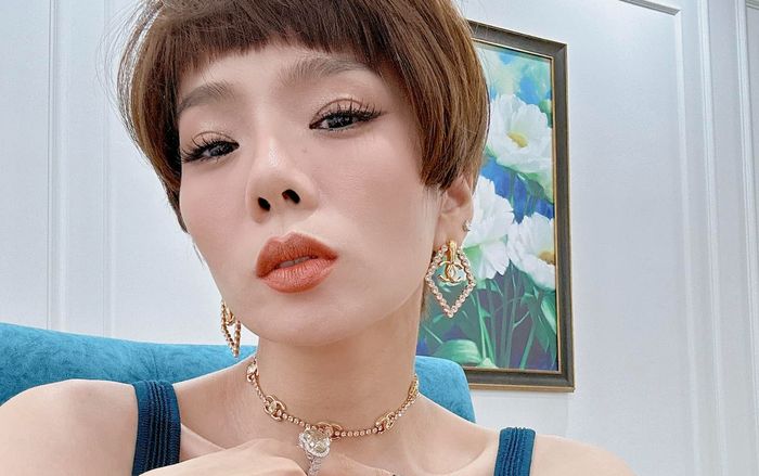Lâm Bảo Châu 'hú hồn' vì Lệ Quyên 'đổi gió' với mái tóc tém
