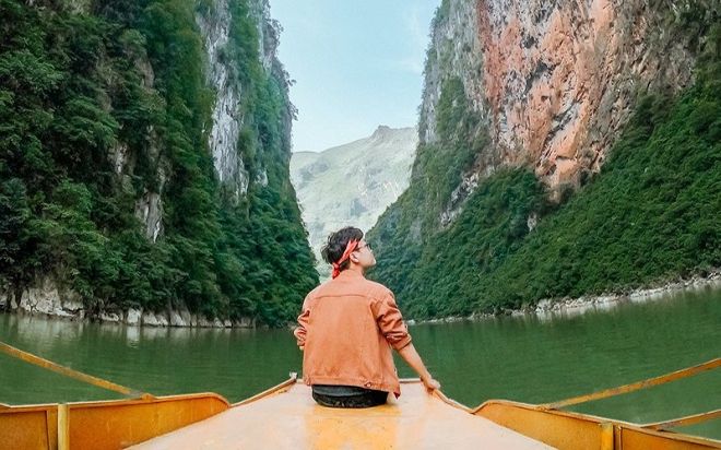 Tàu du lịch trên sông Nho Quế dừng hoạt động chở khách