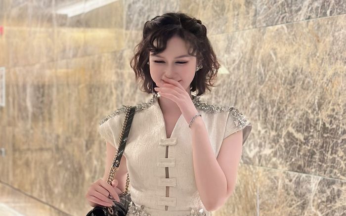 Hương Giang phản ứng ra sao khi bị hỏi chưa quên người cũ