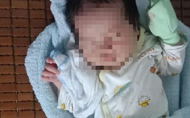 Bé trai 5 ngày tuổi bị bỏ rơi, xót lòng bức thư mẹ học sinh để lại