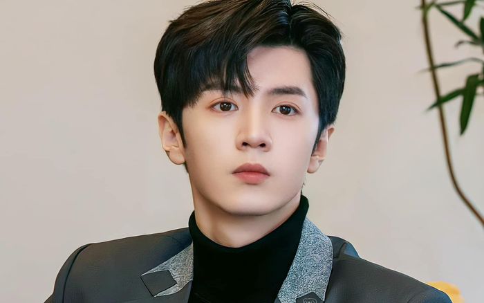 Trần Triết Viễn được khen ngợi vì hành động cực tinh tế trên phim trường