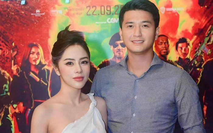 Huỳnh Anh và bạn gái Bạch Lan Phương xuất hiện tại thảm đỏ hậu công bố tin vui