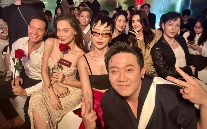 Khung ảnh toàn sao hot Vbiz: Visual Tiểu Vy thế nào khi đứng cạnh Hà Hồ?