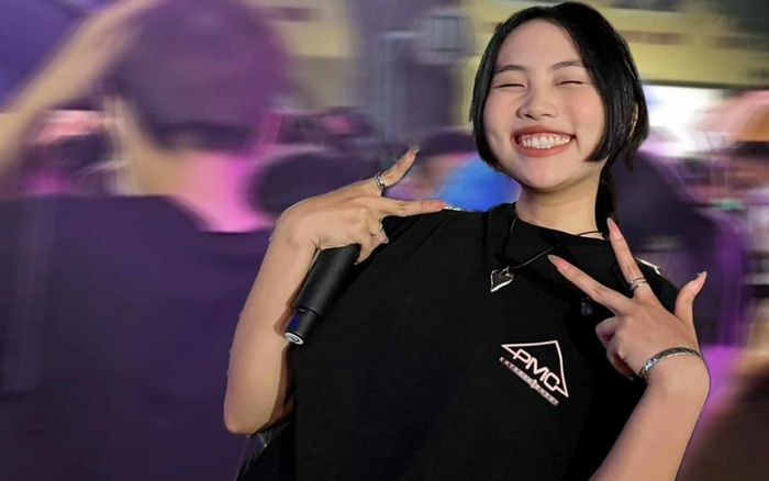 Đêm nhạc Phương Mỹ Chi gặp sự cố, hàng nghìn khán giả chạy loạn