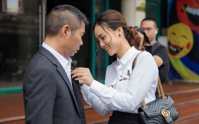 Trở lại chốn xưa, bà xã NSND bồi hồi nhớ về ngày trọng đại của 2 vợ chồng