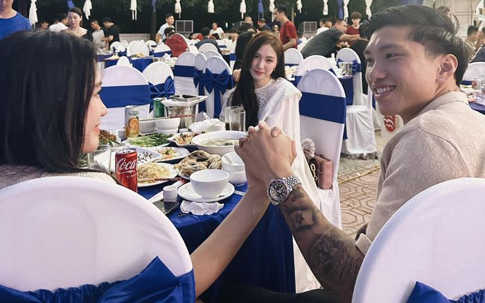 Đoàn Văn Hậu - Doãn Hải My phát 'cẩu lương', Hoà Minzy phán 1 chữ 'xanh rờn'