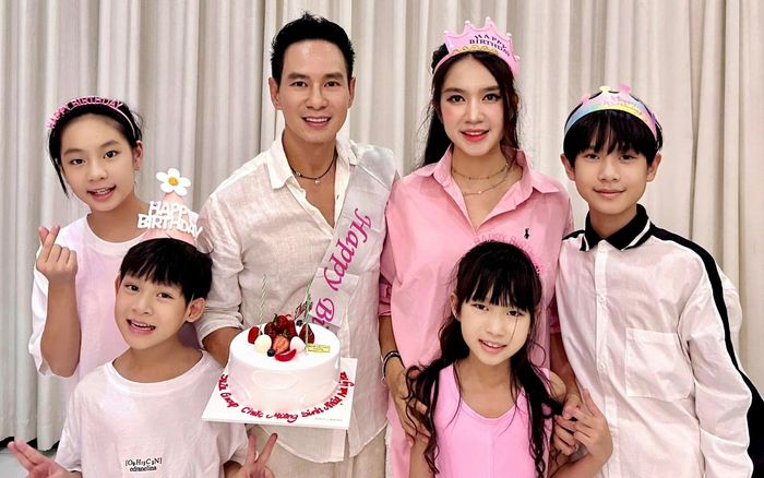 Tiệc sinh nhật tuổi 55 của Lý Hải: Từ vợ đến ê-kíp đều xứng đáng '10 điểm'