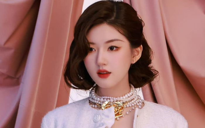 Triệu Lộ Tư tiết lộ lý do thích 'ở ẩn', không có bạn bè trong Cbiz