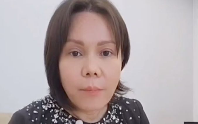 Phản ứng của Việt Hương khi bị mỉa mai 'lấy chồng bằng tuổi con'