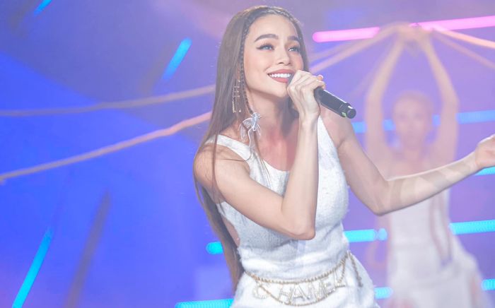 Hồ Ngọc Hà 'náo loạn' sự kiện, bảo vệ ra sức ngăn cản khán giả