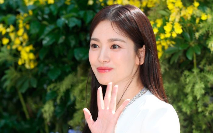 Song Hye Kyo chính thức công khai tình yêu, là ai mà có được trái tim ngọc nữ?